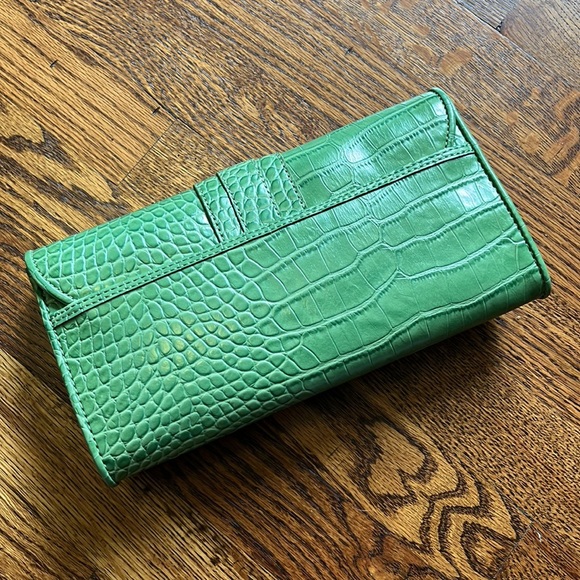 Green “Alligator” Loft Clutch Purse NWT - Picture 2 of 6